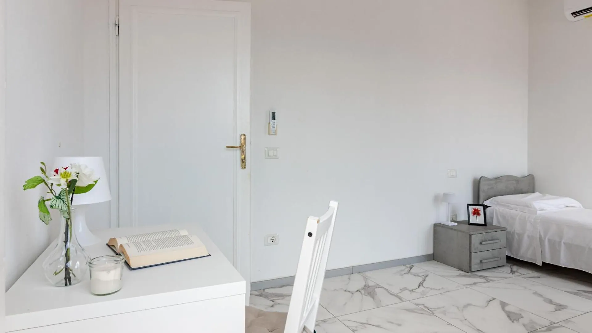 Attico Terrazza Vista Panoramica Lungarni Pisani Appartement 0*, Pisa Italië