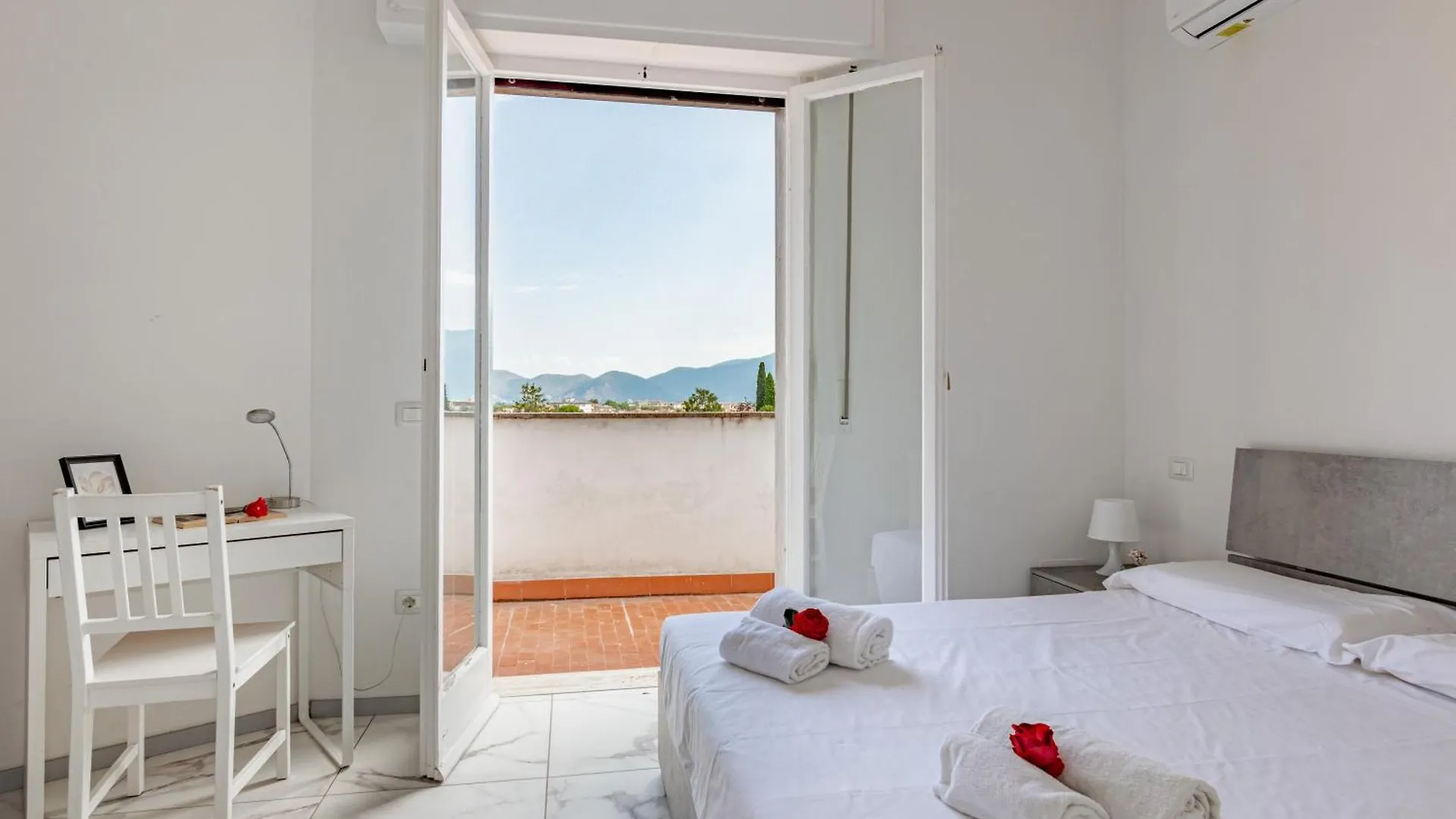 Attico Terrazza Vista Panoramica Lungarni Pisani Appartement 0*, Pisa